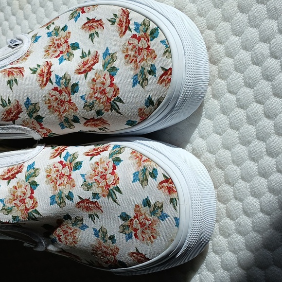 NWOB Custom Vans - Picture 6 of 6